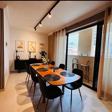 شقة Stylish 3 Bedroom Steps From Seafront