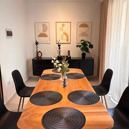 Stylish 3 Bedroom Steps From Seafront * Gzira