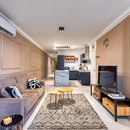 Stylish 3 Bedroom Steps From Seafront * Gzira