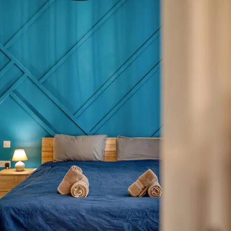 Stylish 3 Bedroom Steps From Seafront * Gzira