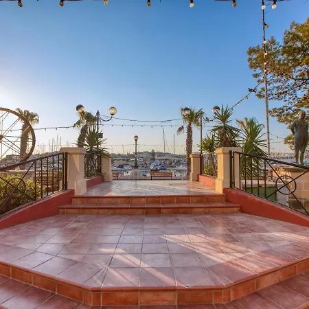 Stylish 3 Bedroom Steps From Seafront * Gzira